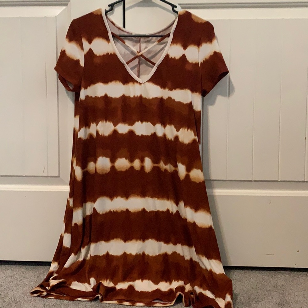 White and maroon dress with Chris cross front